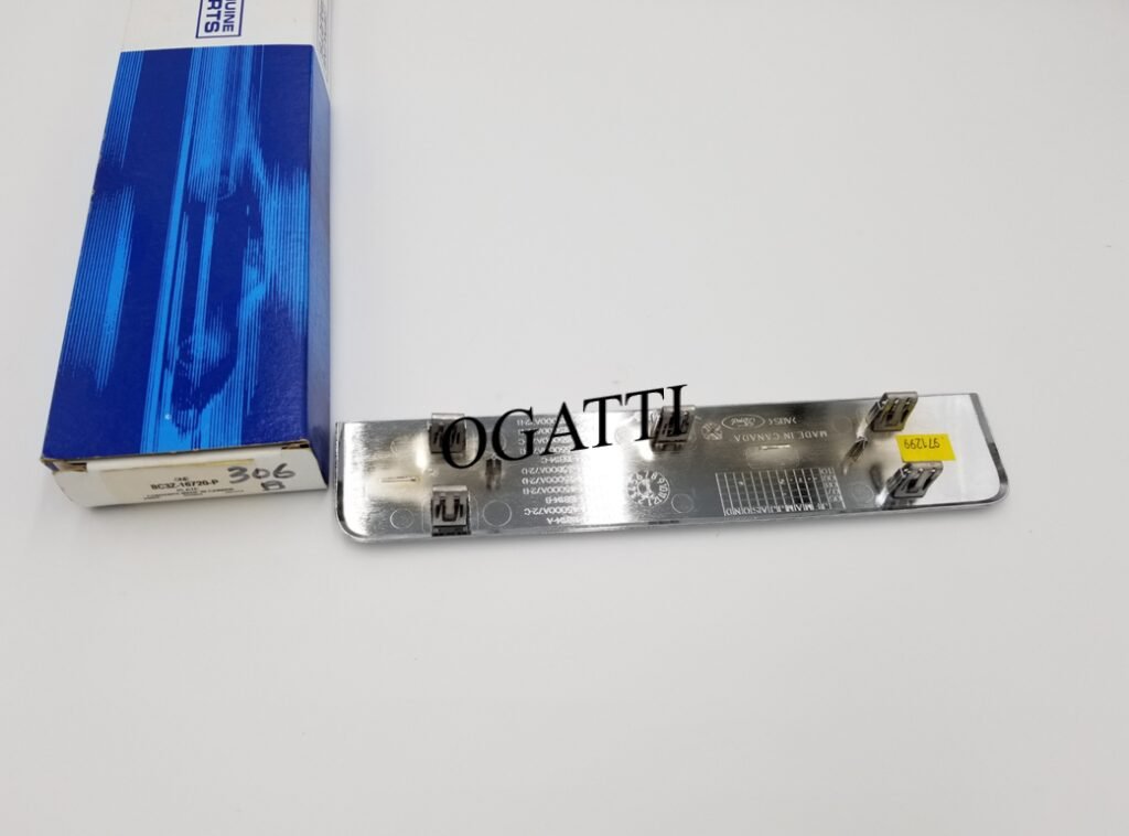 BRAND NEW OEM NAMEPLATE FOR FENDER F450 LARIAT  VERSION DRIVER SIDE - PASSENGER SIDE 2006-2010 8C3Z-16720-P - Imagen 3