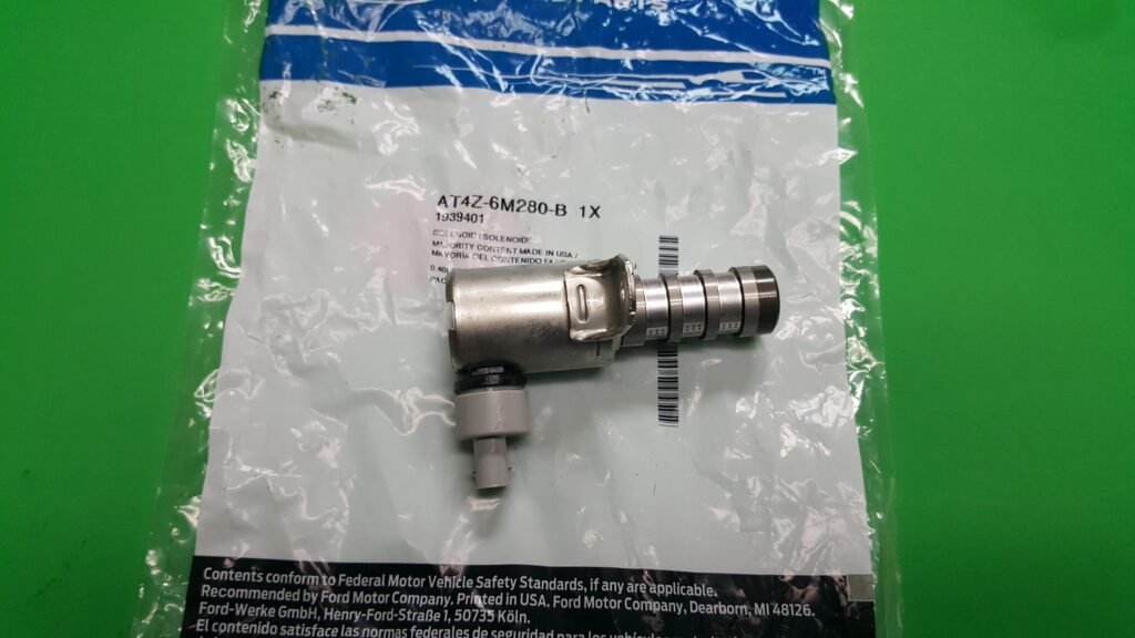 Brand New OEM VALVE VCT SOLENOID ASSY,  GRAY CONNECTOR COLOR  3.3L DOHC VCT V6 | 3.5L DOHC VCT, 3.7L DOHC EXPLORER, F-150, TRANSIT, LINCOLN, MUSTANG AT4Z-6M280-B - Imagen 6