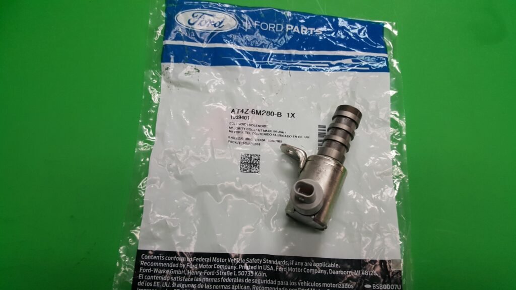 Brand New OEM VALVE VCT SOLENOID ASSY,  GRAY CONNECTOR COLOR  3.3L DOHC VCT V6 | 3.5L DOHC VCT, 3.7L DOHC EXPLORER, F-150, TRANSIT, LINCOLN, MUSTANG AT4Z-6M280-B - Imagen 5