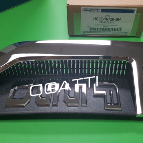 BRAND NEW OEM NAMEPLATE FOR DRIVER SIDE LH F-550 XLT 2016-2018 HC3Z-16720-BH