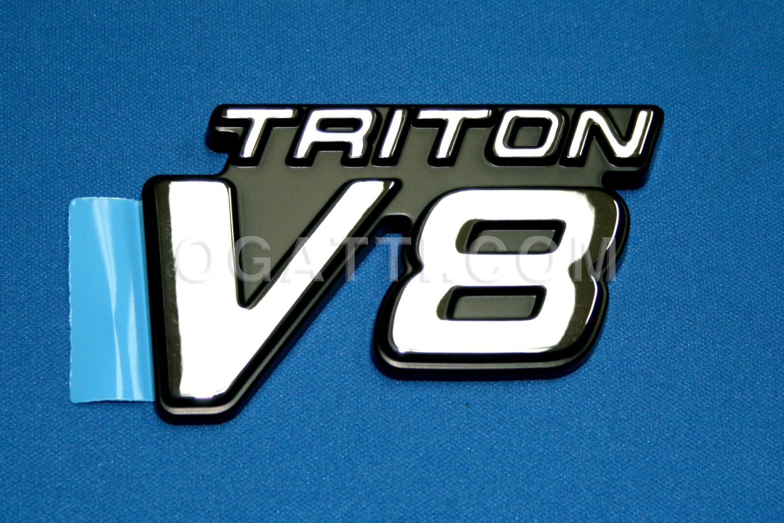 BRAND NEW OEM NAMEPLATE FOR FENDER TRITON V8 VERSION 1999-2004 F81Z-16720-AZ PASSENGER SIDE OR DRIVER SIDE