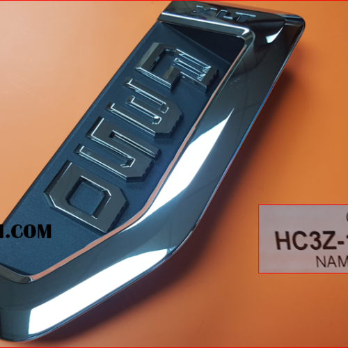 BRAND NEW OEM NAMEPLATE FOR FENDER F-350 XLT VERSION 2016-2022 PASSENGER SIDE RH HC3Z-16720-BC