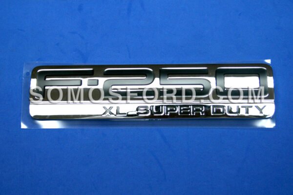 BRAND NEW OEM NAMEPLATE FOR FENDER F250 XL VERSION 2004-2010 5C3Z-16720-DB RH PASSENGER SIDE  OR DRIVER SIDE