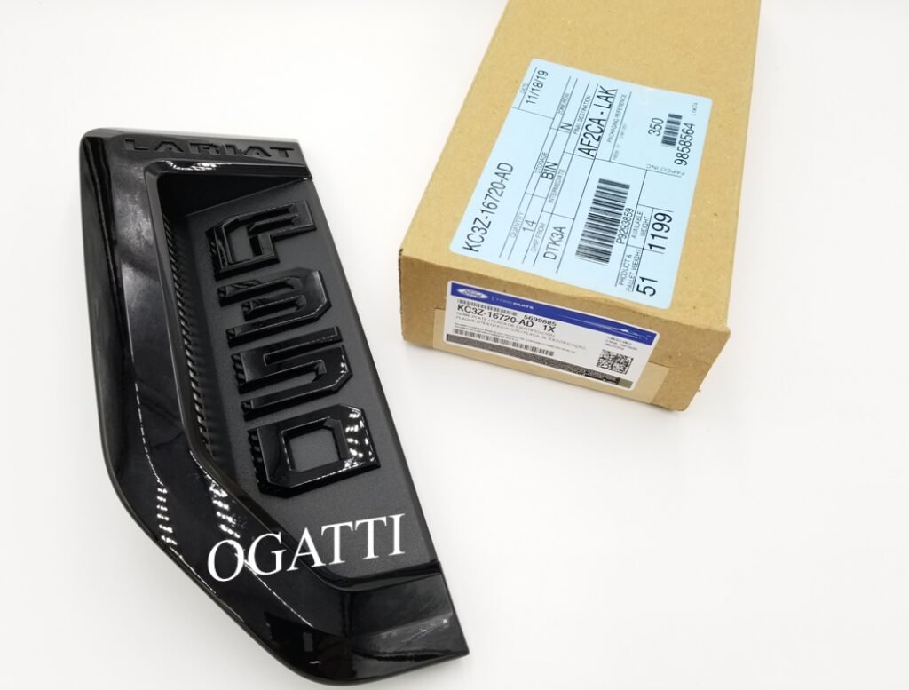 BRAND NEW OEM NAMEPLATE FOR FENDER F350 LARIAT VERSION AGATE BLACK SPORT PACKAGE 2018-2019 KC3Z-16720-AD LH DRIVER  SIDE   - Imagen 3